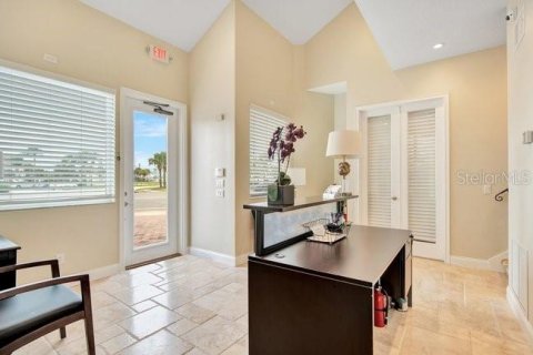 Commercial property in New Smyrna Beach, Florida 133.78 sq.m. № 2393463 - photo 18