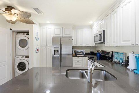 Copropriété à louer à Saint Petersburg, Floride: 2 chambres, 66.89 m2 № 2233654 - photo 9