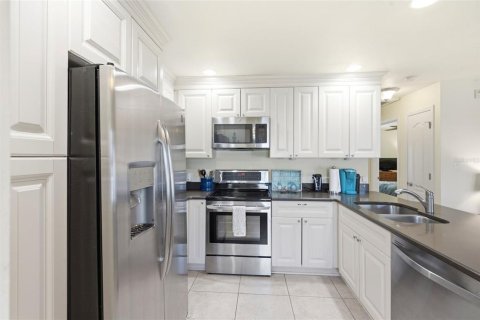 Copropriété à louer à Saint Petersburg, Floride: 2 chambres, 66.89 m2 № 2233654 - photo 12