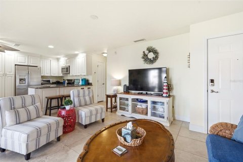 Copropriété à louer à Saint Petersburg, Floride: 2 chambres, 66.89 m2 № 2233654 - photo 5