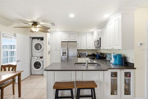 Copropriété à louer à Saint Petersburg, Floride: 2 chambres, 66.89 m2 № 2233654 - photo 10