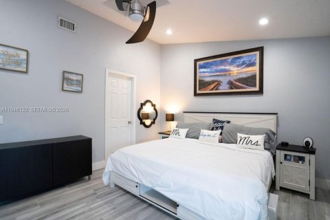 Villa ou maison à vendre à Miami, Floride: 3 chambres, 145.58 m2 № 2004598 - photo 16