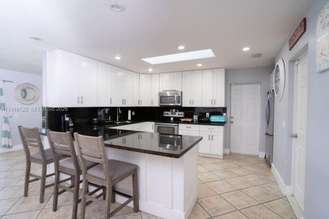 Villa ou maison à vendre à Miami, Floride: 3 chambres, 145.58 m2 № 2004598 - photo 11