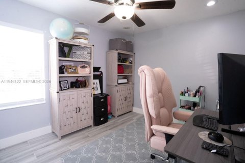 Villa ou maison à vendre à Miami, Floride: 3 chambres, 145.58 m2 № 2004598 - photo 21