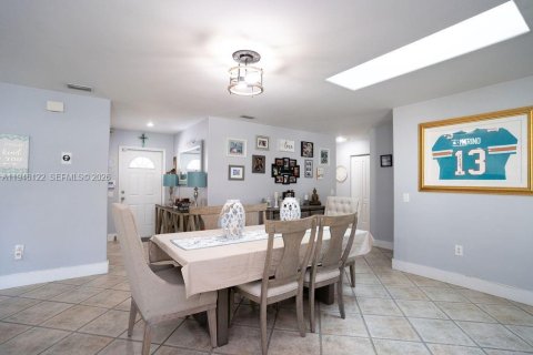 Villa ou maison à vendre à Miami, Floride: 3 chambres, 145.58 m2 № 2004598 - photo 8