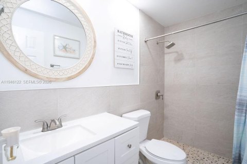 Villa ou maison à vendre à Miami, Floride: 3 chambres, 145.58 m2 № 2004598 - photo 20