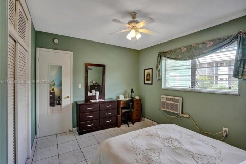 Condominio en venta en North Miami Beach, Florida, 1 dormitorio, 63.92 m2 № 1984981 - foto 16