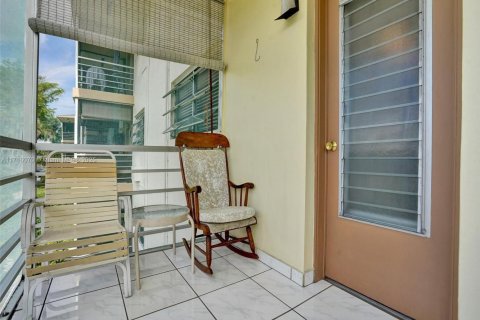 Condominio en venta en North Miami Beach, Florida, 1 dormitorio, 63.92 m2 № 1984981 - foto 20