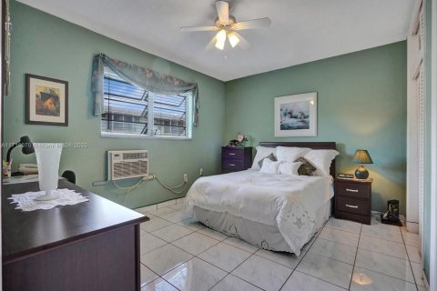 Condominio en venta en North Miami Beach, Florida, 1 dormitorio, 63.92 m2 № 1984981 - foto 14