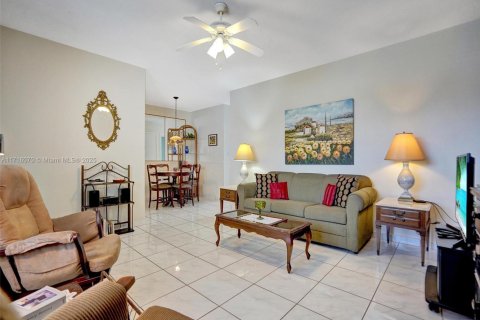 Condominio en venta en North Miami Beach, Florida, 1 dormitorio, 63.92 m2 № 1984981 - foto 8