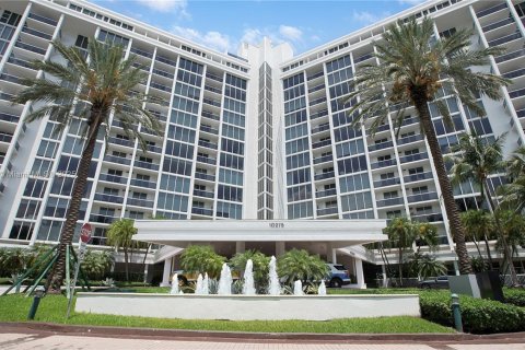 Apartment in Bal Harbour, Florida 53.7 sq.m. № 1973404 - photo 2