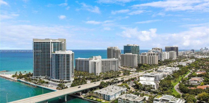 Studio in Bal Harbour, Florida № 1973404