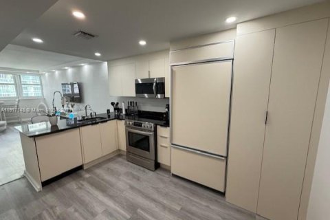 Apartment in Bal Harbour, Florida 53.7 sq.m. № 1973404 - photo 6