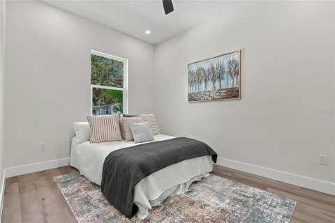 House in Largo, Florida 3 bedrooms, 163.51 sq.m. № 2426899 - photo 24