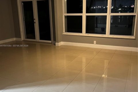 Villa ou maison à vendre à Hialeah, Floride: 2 chambres, 82.68 m2 № 1997822 - photo 7