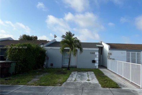Villa ou maison à Hialeah, Floride 2 chambres, 82.68 m2 № 1997822