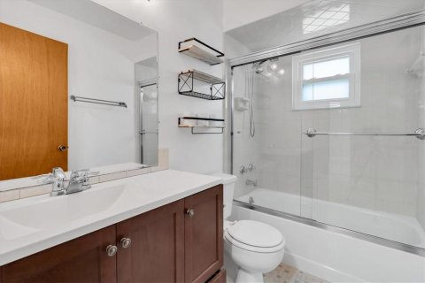 Casa en alquiler en Largo, Florida, 3 dormitorios, 112.13 m2 № 1907366 - foto 3