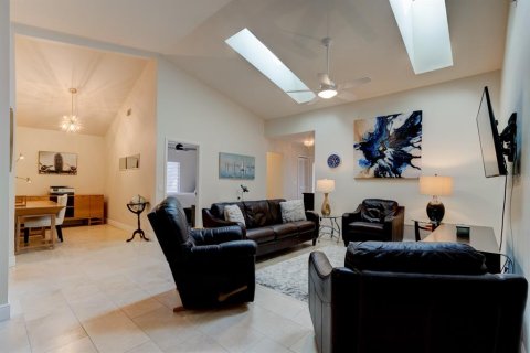 Condo in Port Orange, Florida, 3 bedrooms  № 1614991 - photo 2