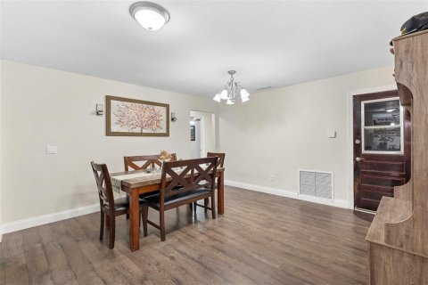 Casa en venta en DeLand, Florida, 3 dormitorios, 197.32 m2 № 1717777 - foto 5