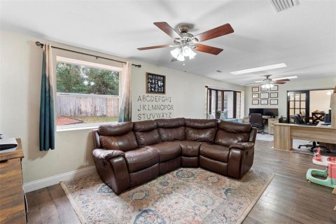 Casa en venta en DeLand, Florida, 3 dormitorios, 197.32 m2 № 1717777 - foto 12