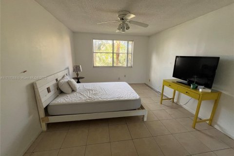 Condominio en venta en Coral Springs, Florida, 3 dormitorios, 108.32 m2 № 1859923 - foto 9