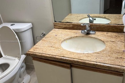 Condominio en venta en Coral Springs, Florida, 3 dormitorios, 108.32 m2 № 1859923 - foto 12