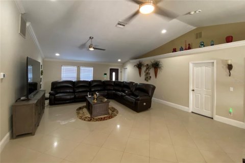 House in Lehigh Acres, Florida 4 bedrooms, 164.16 sq.m. № 1550465 - photo 7
