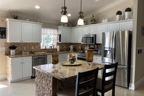 House in Lehigh Acres, Florida 4 bedrooms, 164.16 sq.m. № 1550465 - photo 14