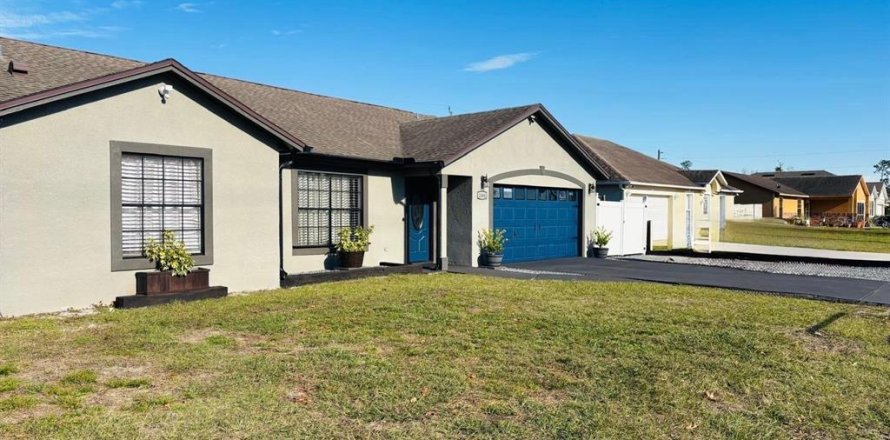 Casa en Deltona, Florida 4 dormitorios, 171.59 m2 № 1894322