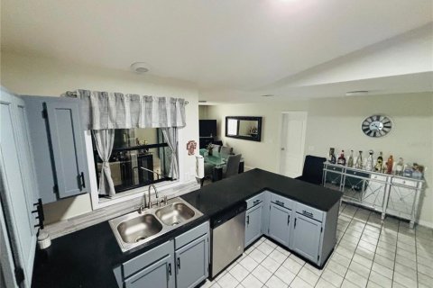 Casa en venta en Deltona, Florida, 4 dormitorios, 171.59 m2 № 1894322 - foto 8
