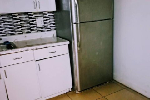 Снять в аренду кондоминиум в Лодерхилл, Флорида 1 спальня, 60.39м2, № 1154564 - фото 1