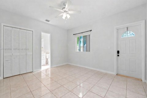House in Key Largo, Florida 3 bedrooms, 141.21 sq.m. № 2040603 - photo 24