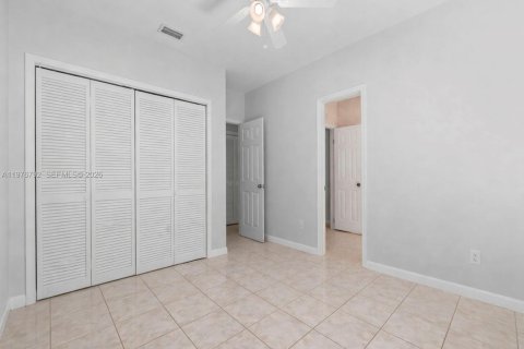 House in Key Largo, Florida 3 bedrooms, 141.21 sq.m. № 2040603 - photo 11