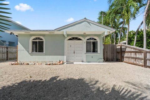 House in Key Largo, Florida 3 bedrooms, 141.21 sq.m. № 2040603