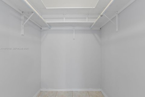 House in Key Largo, Florida 3 bedrooms, 141.21 sq.m. № 2040603 - photo 26