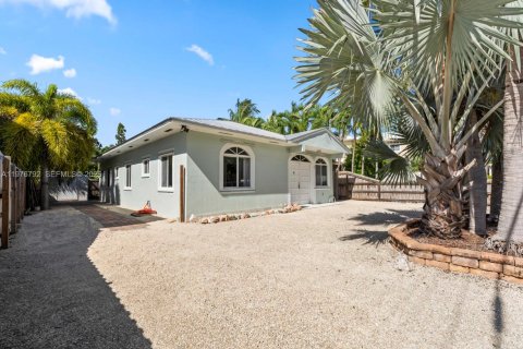 House in Key Largo, Florida 3 bedrooms, 141.21 sq.m. № 2040603 - photo 27