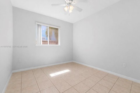 House in Key Largo, Florida 3 bedrooms, 141.21 sq.m. № 2040603 - photo 10