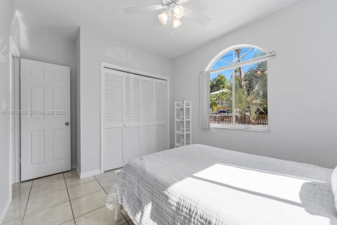 House in Key Largo, Florida 3 bedrooms, 141.21 sq.m. № 2040603 - photo 7