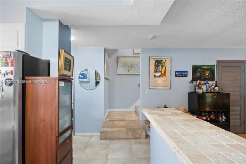 Townhouse in North Miami, Florida 2 bedrooms, 165.37 sq.m. № 2190024 - photo 12