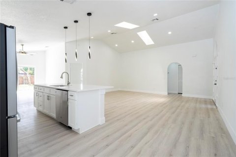 House in Orlando, Florida 3 bedrooms, 145.11 sq.m. № 1647902 - photo 16