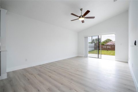 House in Orlando, Florida 3 bedrooms, 145.11 sq.m. № 1647902 - photo 19