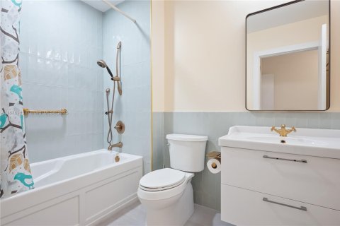 Condominio en venta en Fort Lauderdale, Florida, 2 dormitorios, 107.12 m2 № 1922155 - foto 15