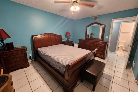 Condo in Delray Beach, Florida, 2 bedrooms  № 2146739 - photo 13