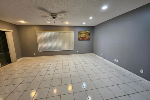 Condo in Delray Beach, Florida, 2 bedrooms  № 2146739 - photo 6