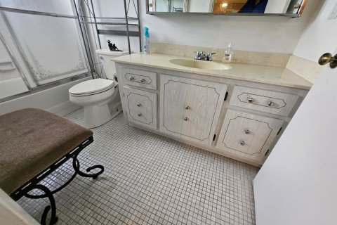 Condo in Delray Beach, Florida, 2 bedrooms  № 2146739 - photo 11