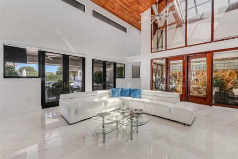 Купить виллу или дом в Майами, Флорида 5 спален, 331.38м2, № 2049030 - фото 14