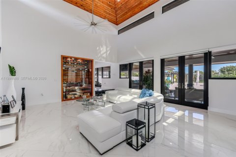 Купить виллу или дом в Майами, Флорида 5 спален, 331.38м2, № 2049030 - фото 13
