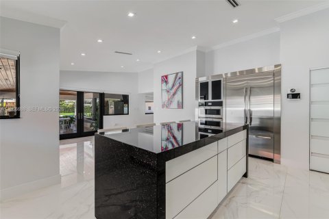 Купить виллу или дом в Майами, Флорида 5 спален, 331.38м2, № 2049030 - фото 23