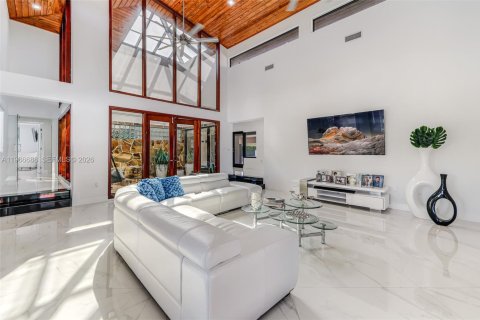 Купить виллу или дом в Майами, Флорида 5 спален, 331.38м2, № 2049030 - фото 15
