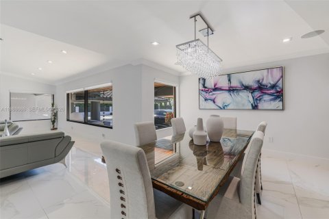 Купить виллу или дом в Майами, Флорида 5 спален, 331.38м2, № 2049030 - фото 9